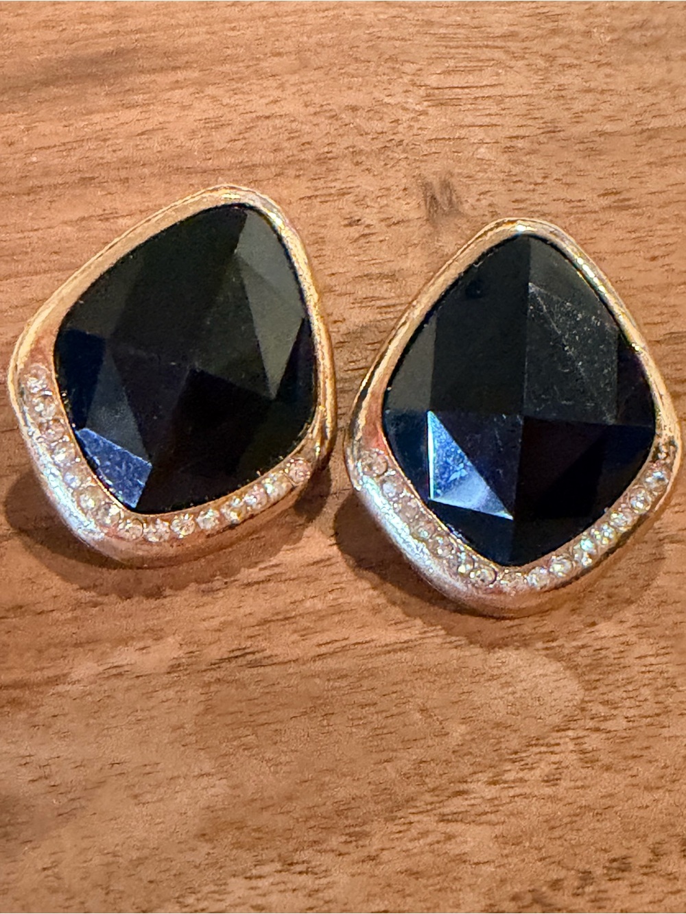 Gold-Trim Black Teardrop Stud Earrings